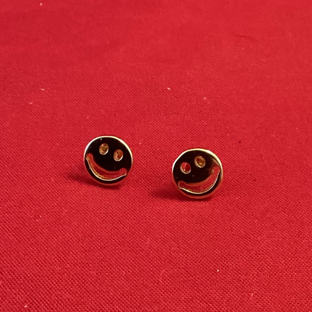 Gold tone Evry Happy Face Stud Earrings